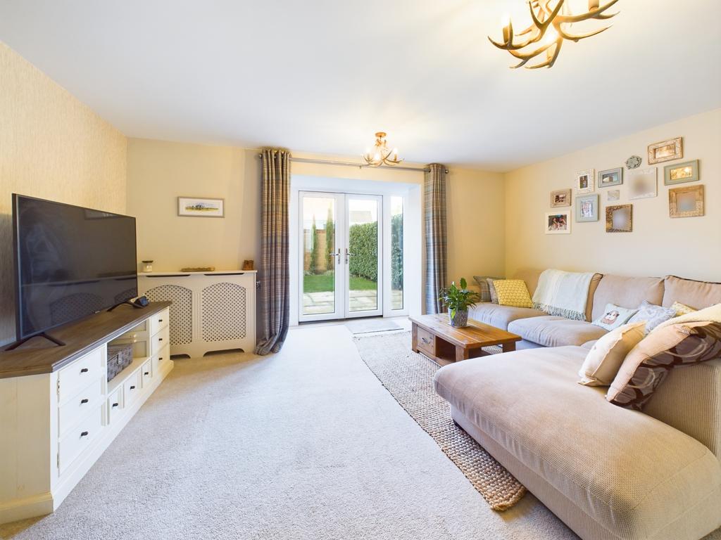 Badger Place, Bordon, Hampshire, GU35 3 bed semidetached house for sale £430,000