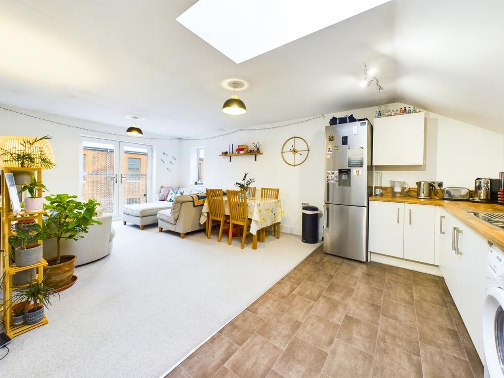 Batson Mews, Bordon, Hampshire, GU35 2 bed coach house for sale £185,500