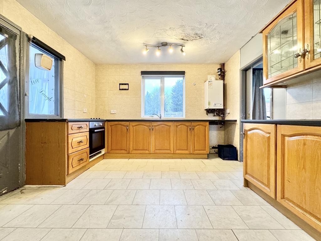 Eastdean Grove, Seacroft 3 bed semidetached house for sale £140,000