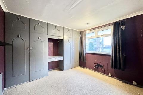 3 bedroom semi-detached house for sale - Eastdean Grove, Seacroft