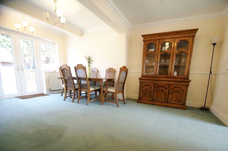 Hatherleigh Way, Harold Hill, Essex, RM3 2 bed property £1,500 pcm (£