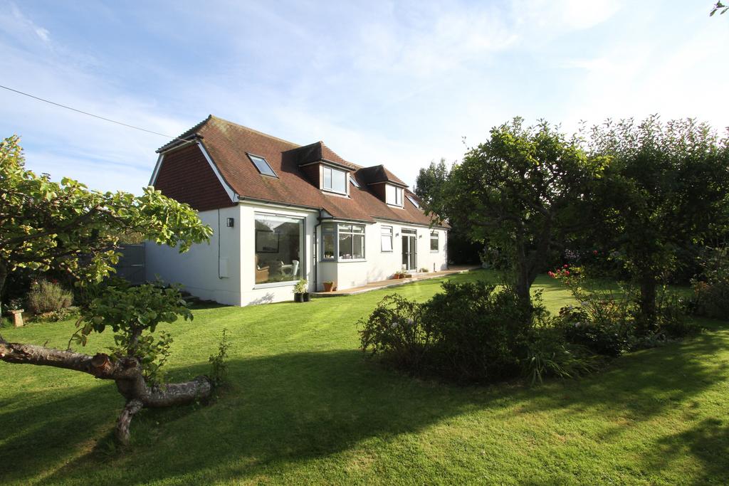 Thurrock Close, Eastbourne BN20 4 bed detached house for sale £675,000