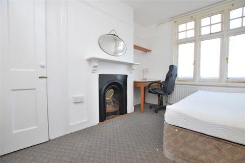 5 bedroom semi-detached house to rent, Sydenham Road, Guildford, Surrey, GU1
