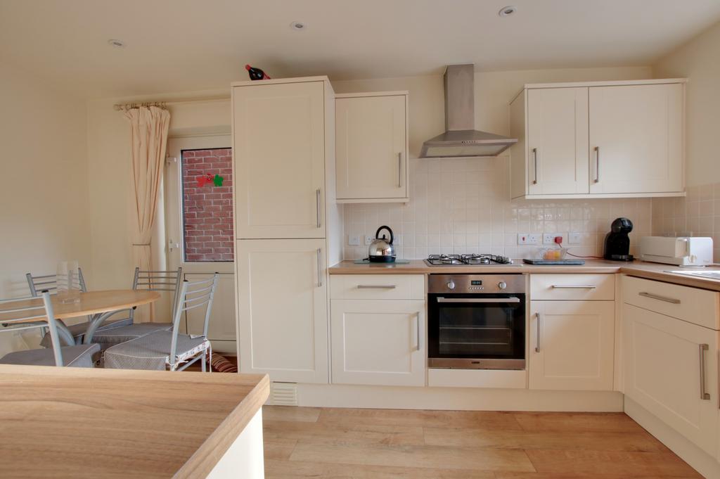 Kitchen breakfast room