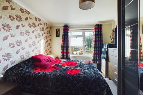 3 bedroom terraced house for sale, Laburnum Way, Winklebury, Basingstoke, RG23