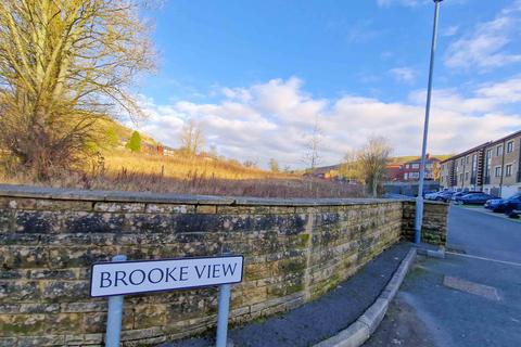 8 Brooke View, Delph, Oldham, OL3 5GF