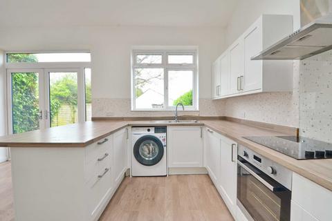 4 bedroom terraced house to rent, Southmead Road, Southmead