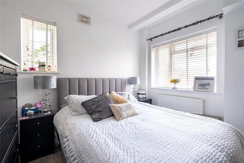 1 bedroom penthouse for sale, Streatham, London SW16