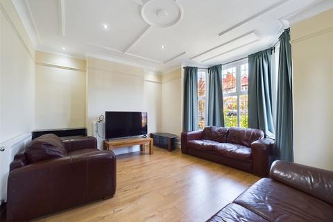 4 bedroom semi-detached house for sale, Copley Park, London SW16