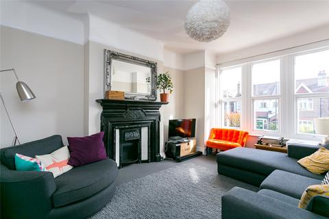 3 bedroom maisonette to rent, Valley Road, Lambeth SW16