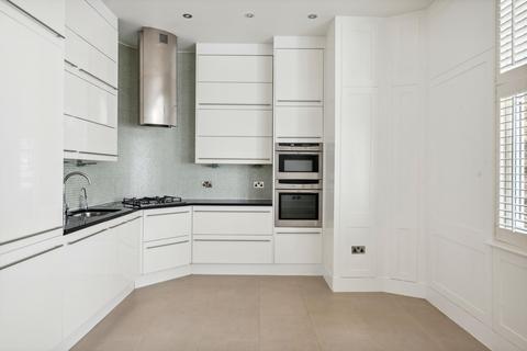 4 bedroom flat to rent, Gregory Place, Kensington, London, W8