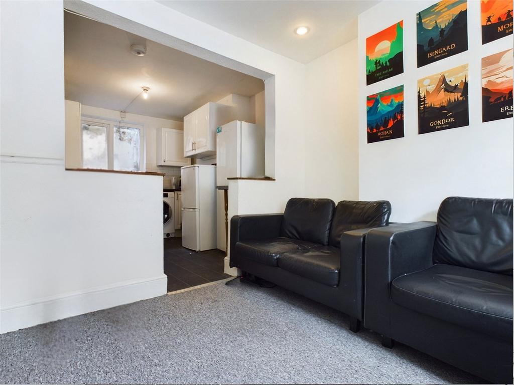 Lounge-Flat-To-Rent