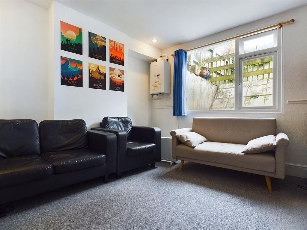 Lounge-Flat-To-Rent