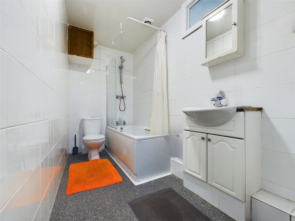 Bathroom-Flat-To-Ren