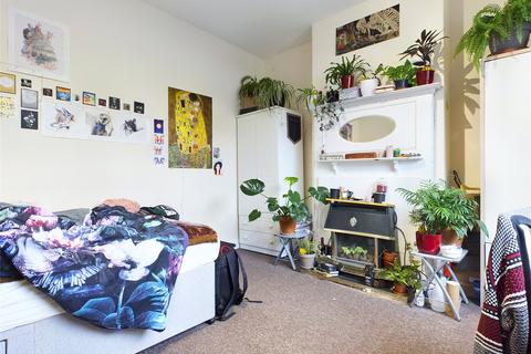 4 bedroom terraced house to rent, Coombe Road, Brighton, East Sussex, BN2