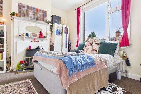 4 bedroom terraced house to rent, Coombe Road, Brighton, East Sussex, BN2