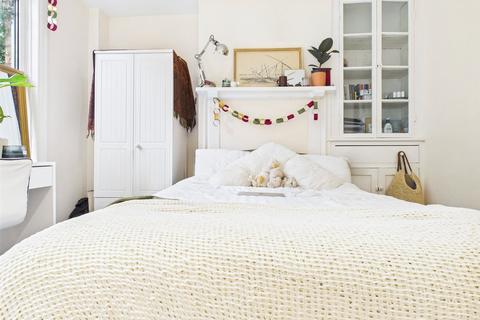 4 bedroom terraced house to rent, Coombe Road, Brighton, East Sussex, BN2