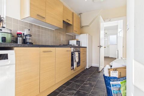 4 bedroom terraced house to rent, Bevendean Crescent, Brighton, East Sussex, BN2