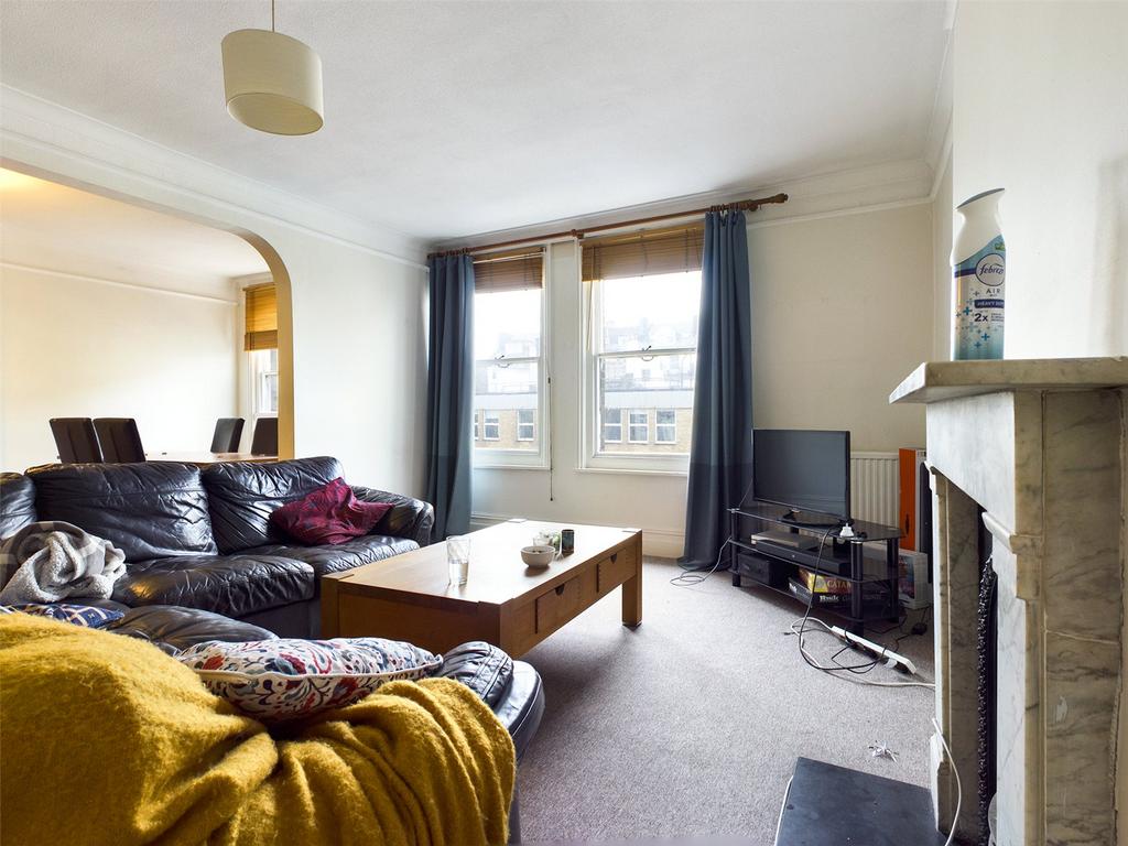 Salisbury Road, Hove, East Sussex, BN3 3 bed apartment £2,200 pcm (£