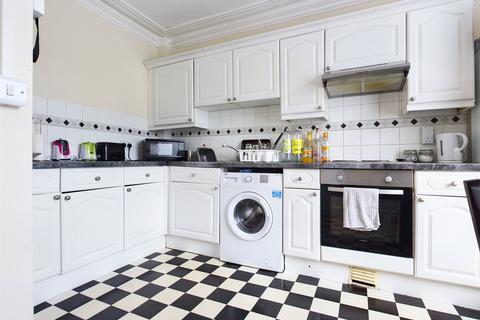 4 bedroom apartment to rent, Boundary Road, Hove, East Sussex, BN3