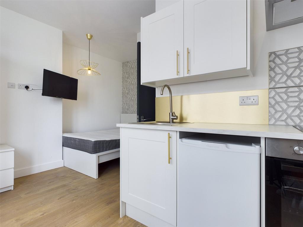 Kitchen-Room-To-Rent