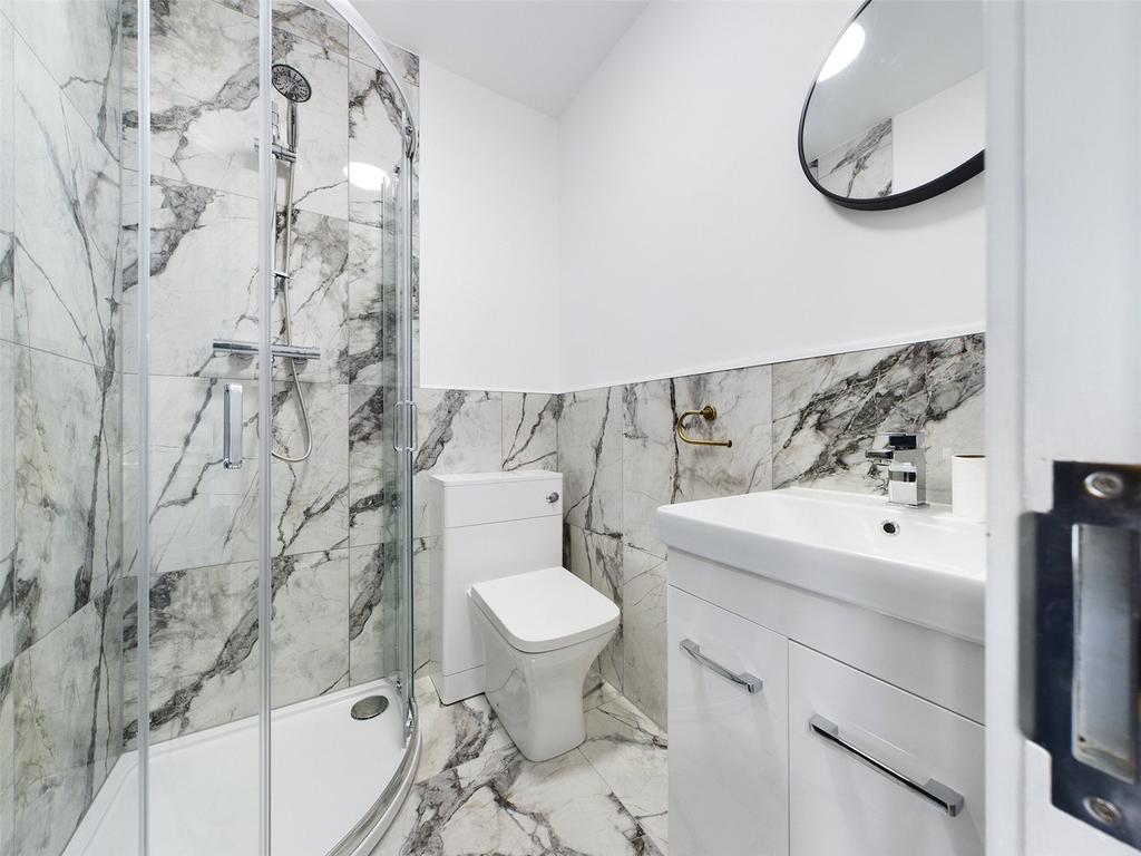 Bathroom-To-Rent