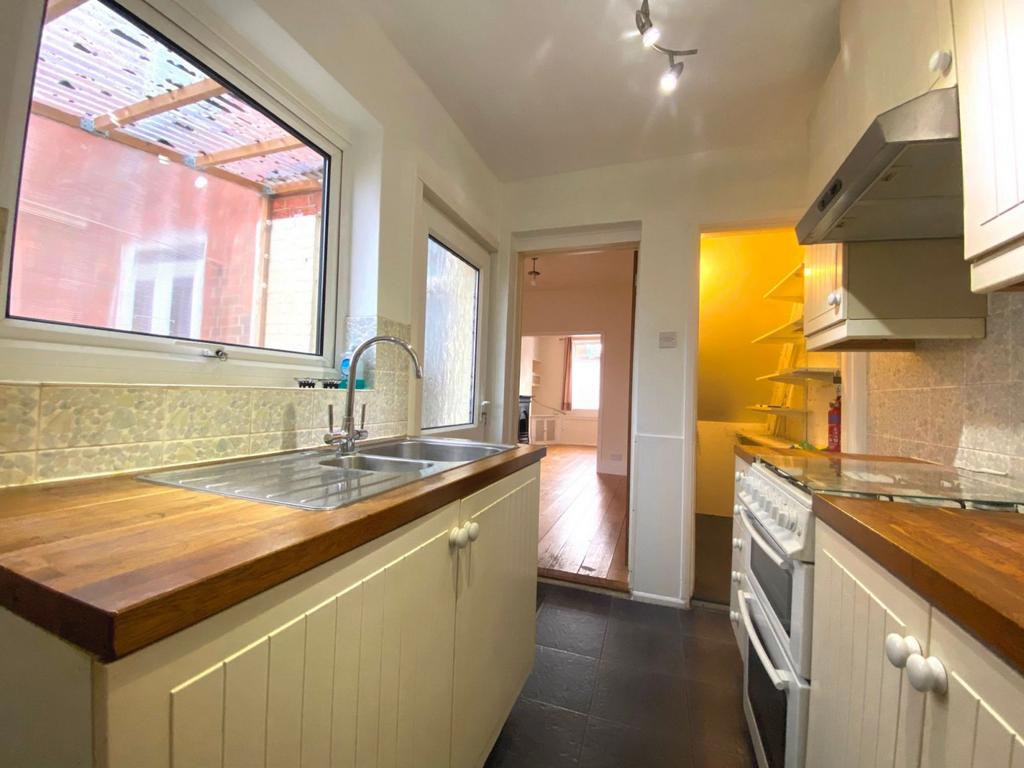 Junction Road, Kingsley, Northampton NN2 7HS 2 bed terraced house for