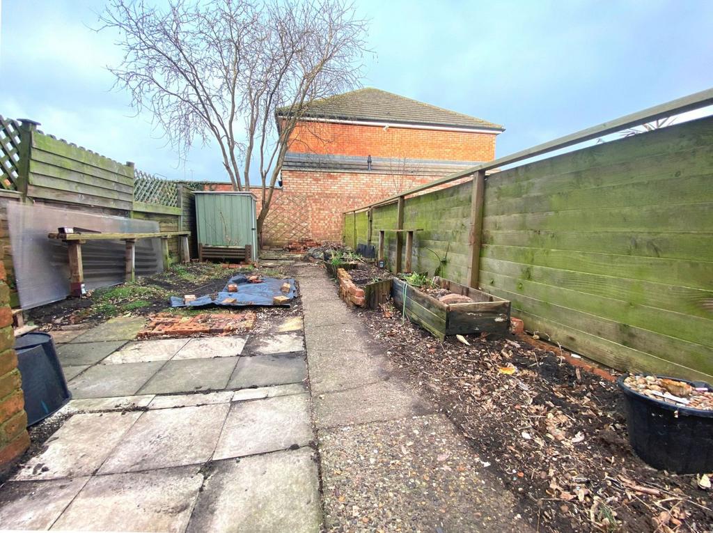 Junction Road, Kingsley, Northampton NN2 7HS 2 bed terraced house for