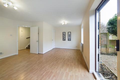 3 bedroom terraced house to rent, Friarscroft Way, Aylesbury, Buckinghamshire