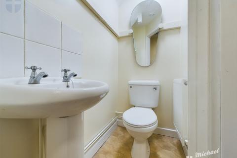 3 bedroom terraced house to rent, Friarscroft Way, Aylesbury, Buckinghamshire