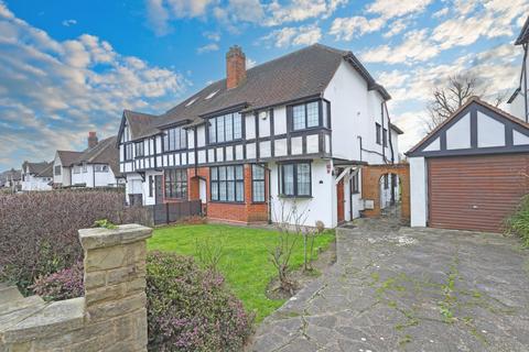 39 Grange Crescent, Chigwell, IG7 5JD