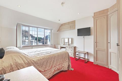 39 Grange Crescent, Chigwell, IG7 5JD
