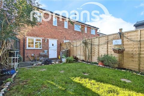 22 Field End, Farnham, GU9 9HZ