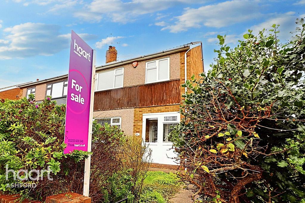 Ramsgate Road, BROADSTAIRS 3 bed semidetached house for sale £400,000