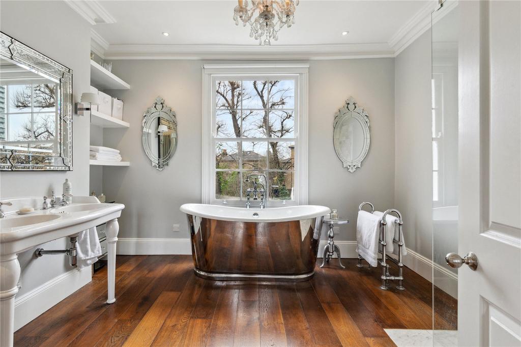 Principal Bathroom