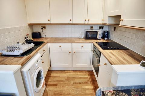 1 bedroom flat for sale, Connaught Gardens, Crawley RH10