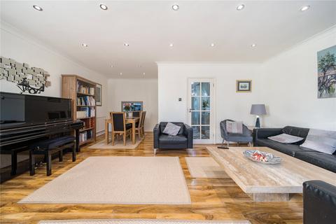 2b Manor Way, Ruislip, HA4 8HD