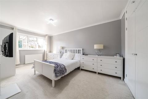 2b Manor Way, Ruislip, HA4 8HD
