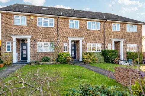 2b Manor Way, Ruislip, HA4 8HD