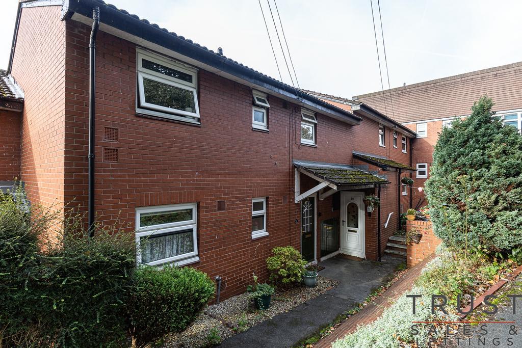 Birstall, Batley WF17 2 bed apartment £130,000