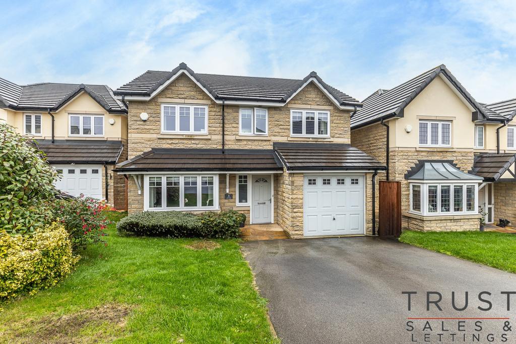 White Lee Road, Batley WF17 4 bed detached house for sale £370,000