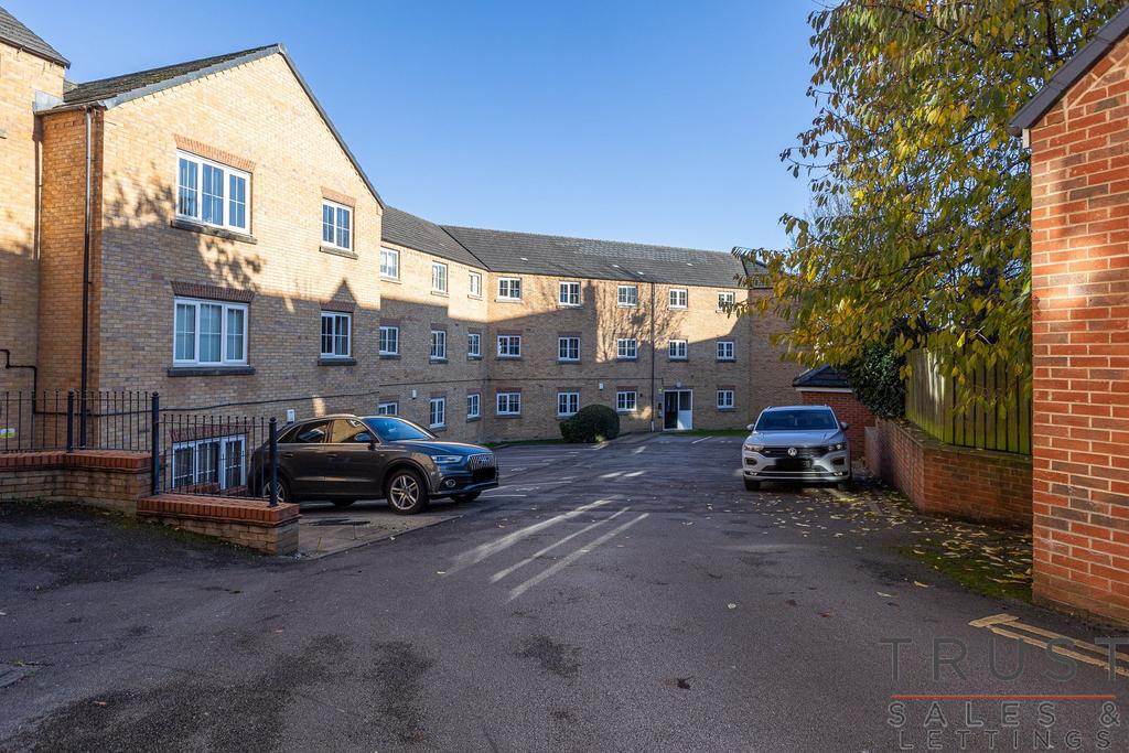 Pudsey LS28 2 bed apartment for sale £144,950