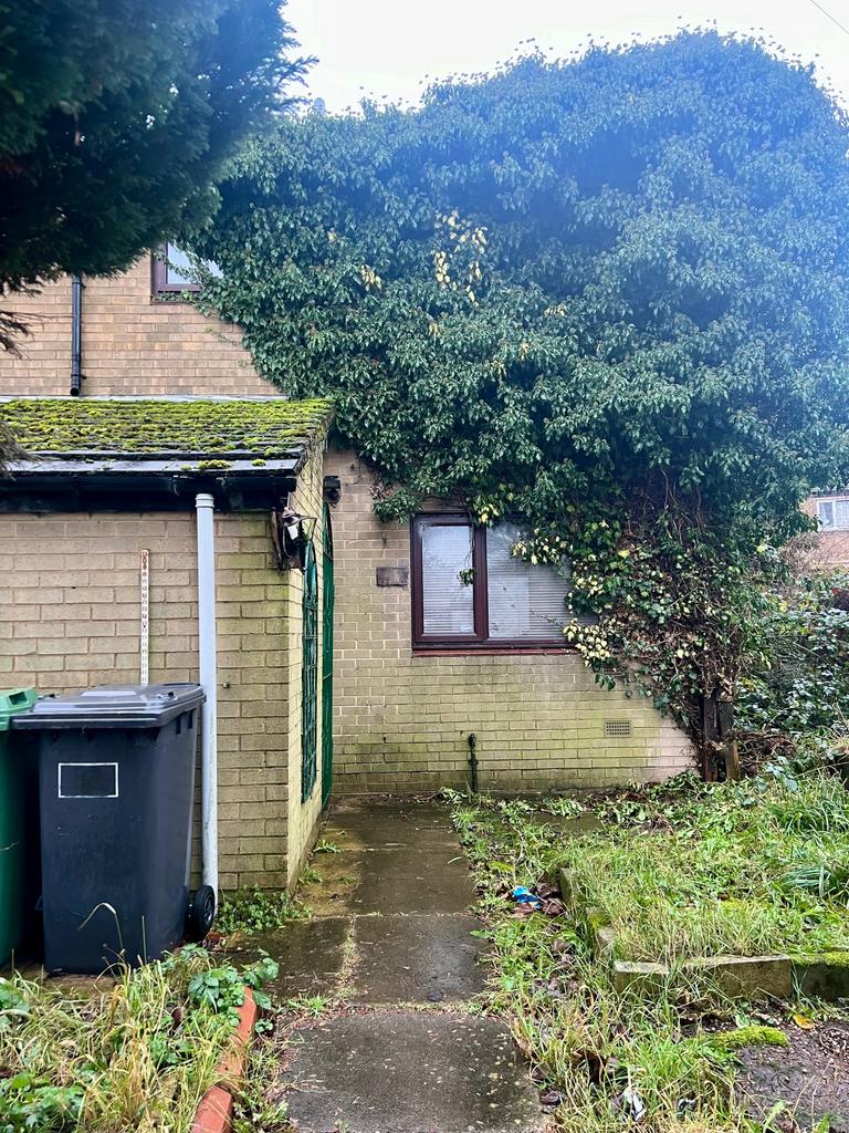 Mirfield WF14 3 bed end of terrace house for sale £75,000
