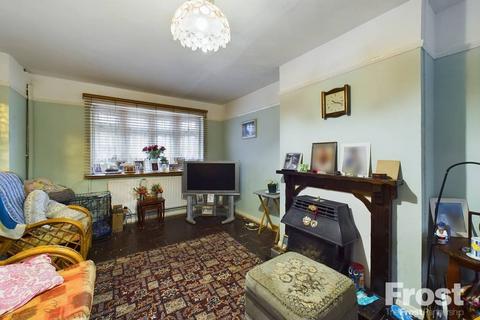 7 Henley Way, Feltham, TW13 6RT