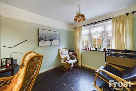 7 Henley Way, Feltham, TW13 6RT
