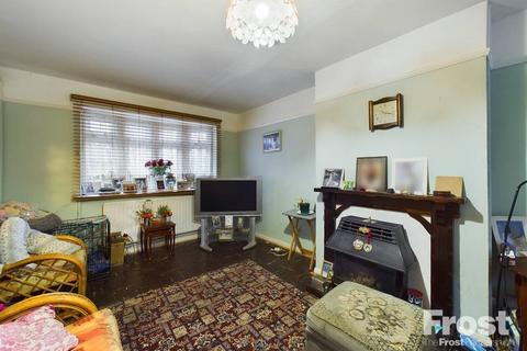 7 Henley Way, Feltham, TW13 6RT
