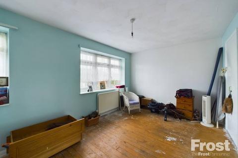 7 Henley Way, Feltham, TW13 6RT