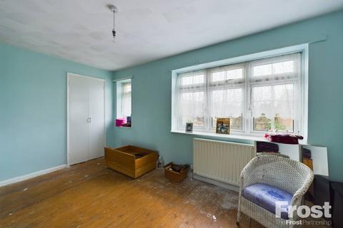 7 Henley Way, Feltham, TW13 6RT