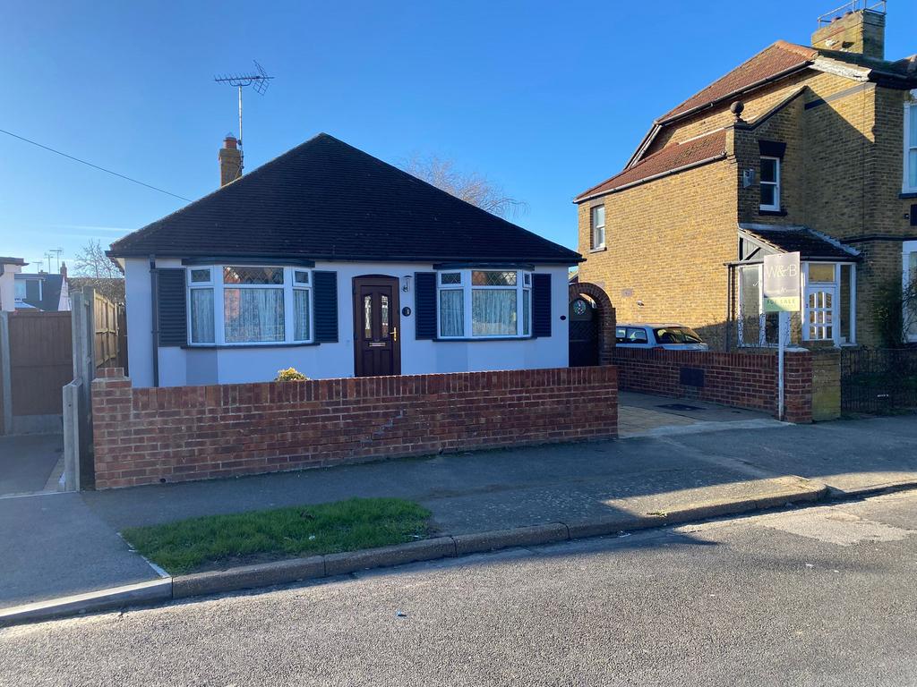 Carlton Hill, Herne Bay, Kent 2 bed bungalow for sale £275,000