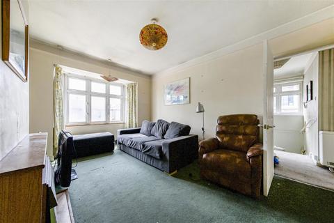 12a Warren Road, Twickenham, TW2 7DL